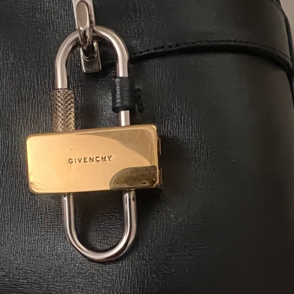 Givenchy Shark Lock ankle boots in leather - Picture 11 of 12